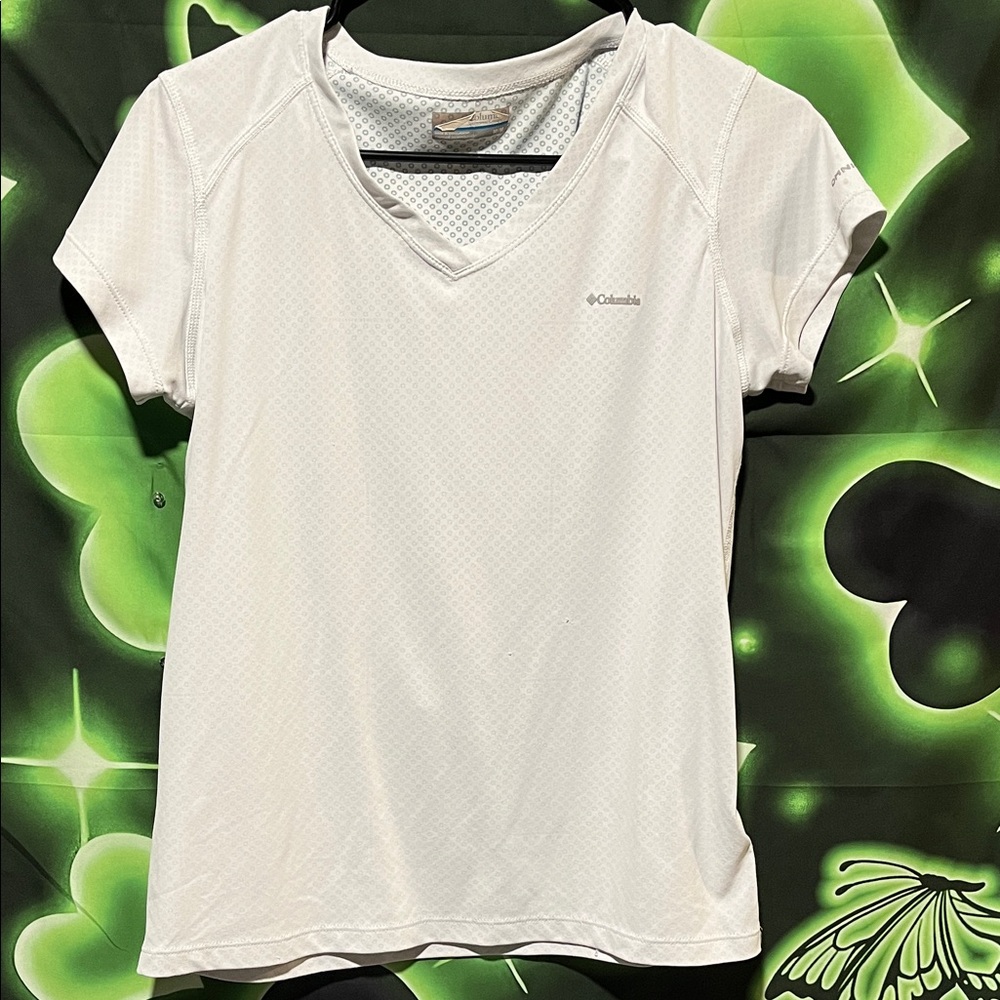 Columbia Women's Light Gray V-Neck Tee